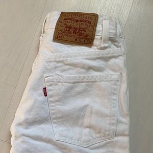 Vintage white 550 relaxed fit Levi’s